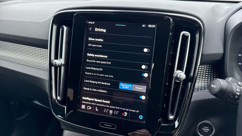 Volvo XC40 2.0 B3P Plus Dark 5dr Auto Petrol Estate